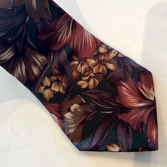 Christian Dior Floral Italian Silk Necktie - Picture 3 of 5